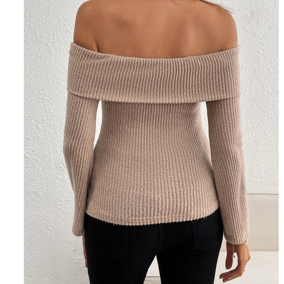 Maternity Ribbed Off Shoulder Flare Long Sleeve Top - Picture 6 of 10